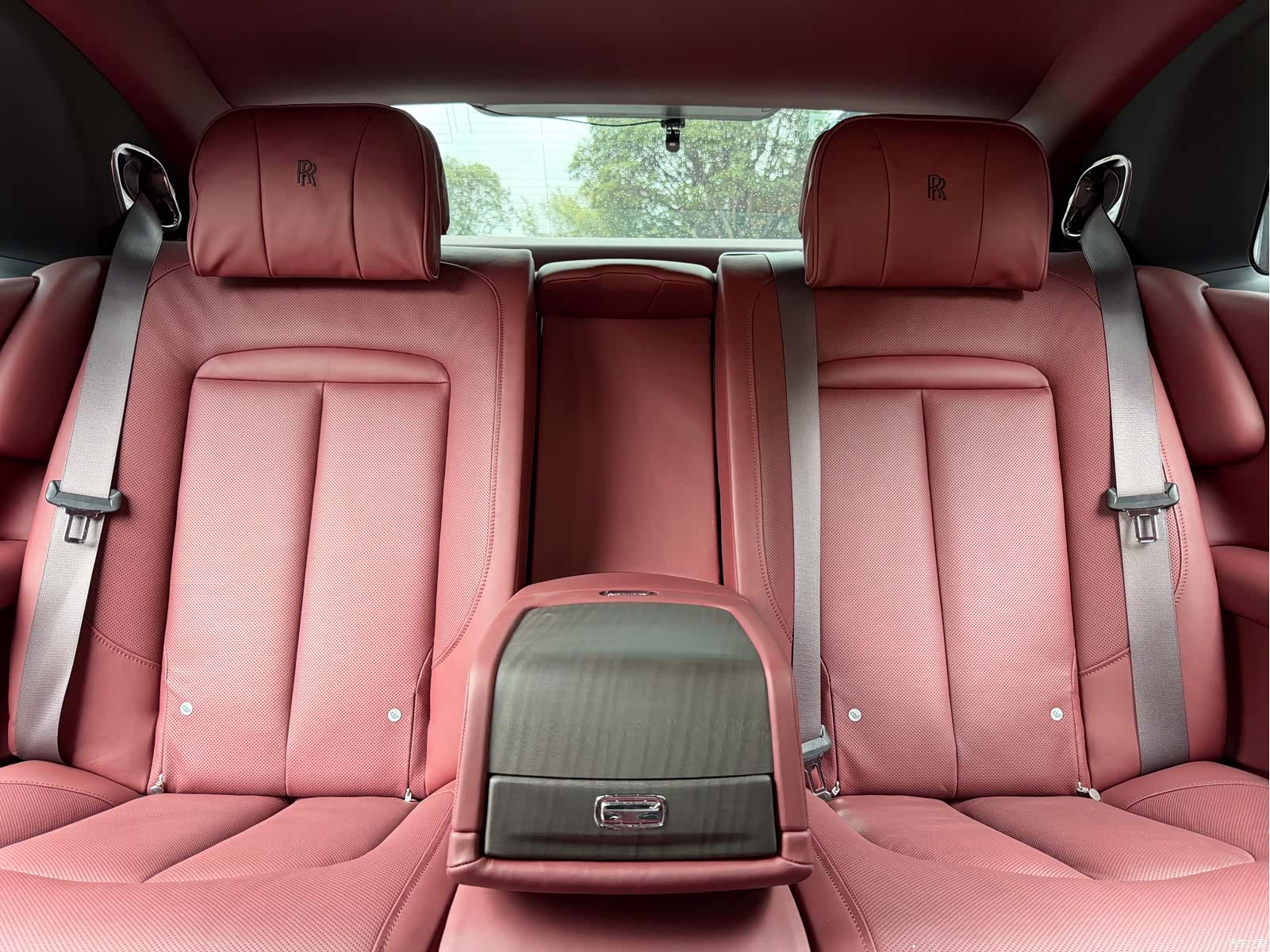 Rolls-Royce Ghost, 2022 14