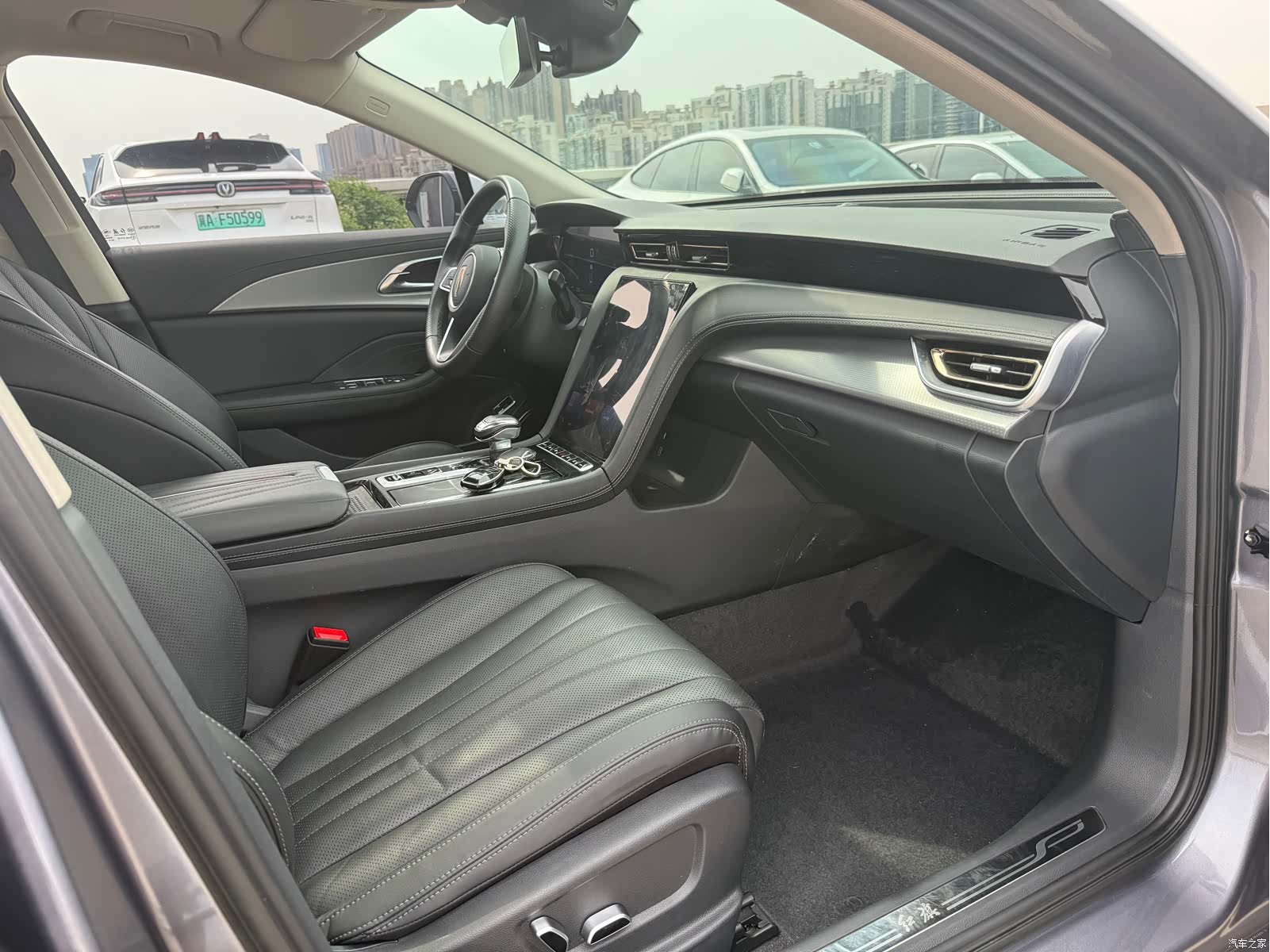 Hongqi H5, 2022 8