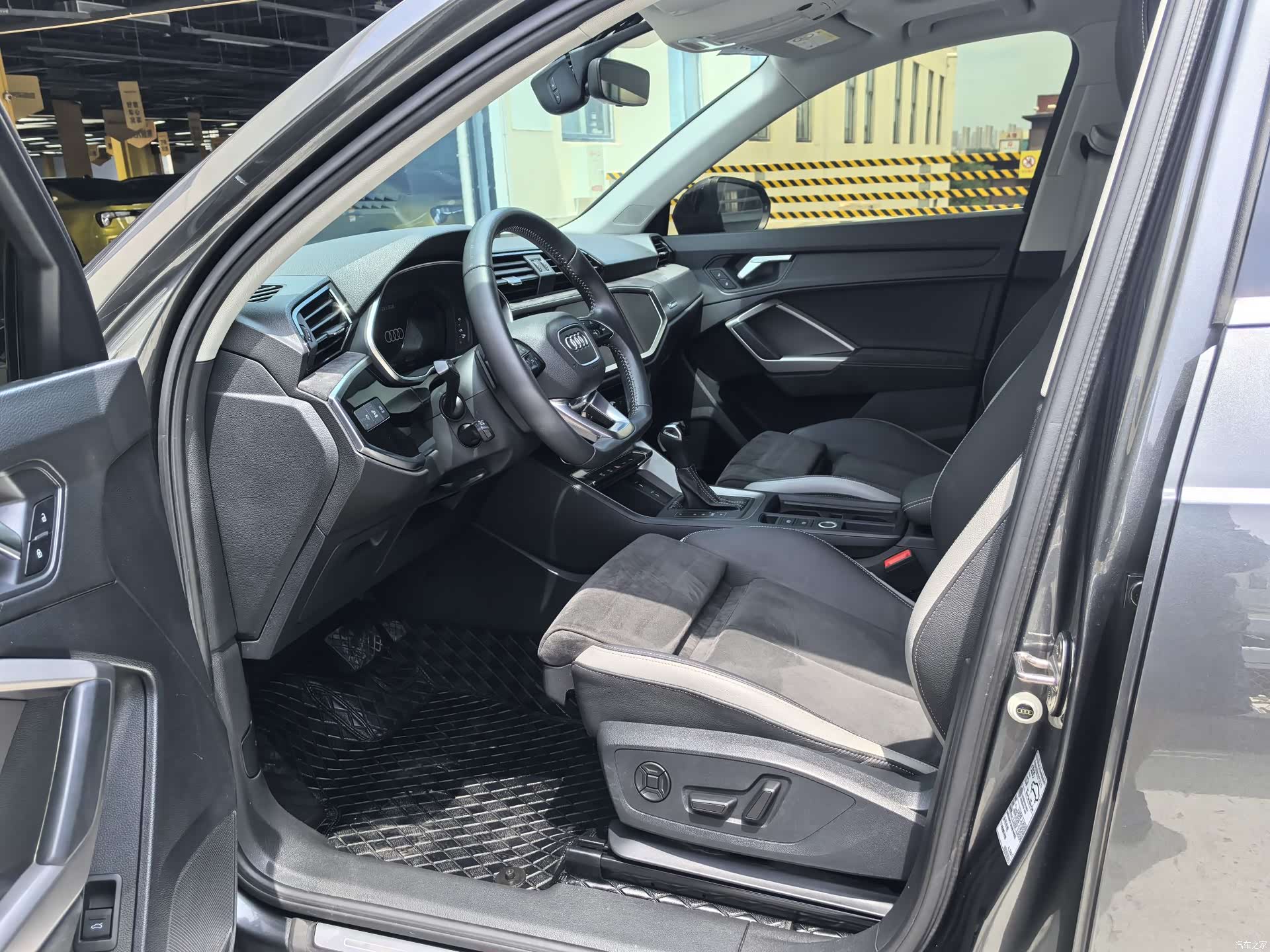 Audi Q3, 2022 4