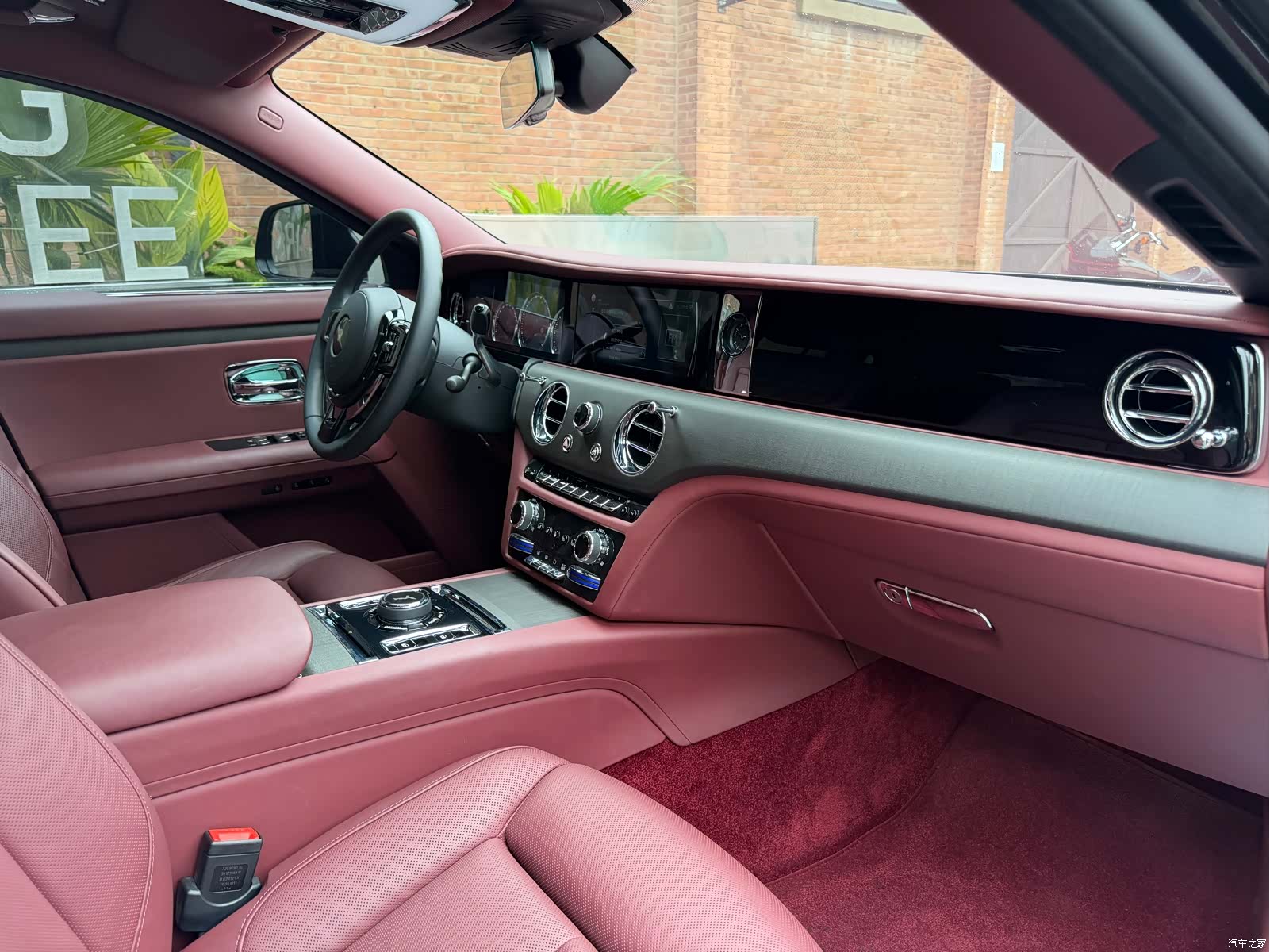 Rolls-Royce Ghost, 2022 9