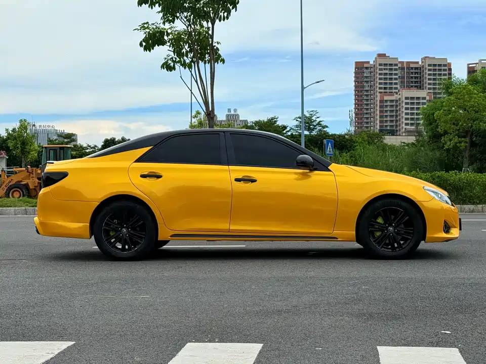 Toyota Reiz