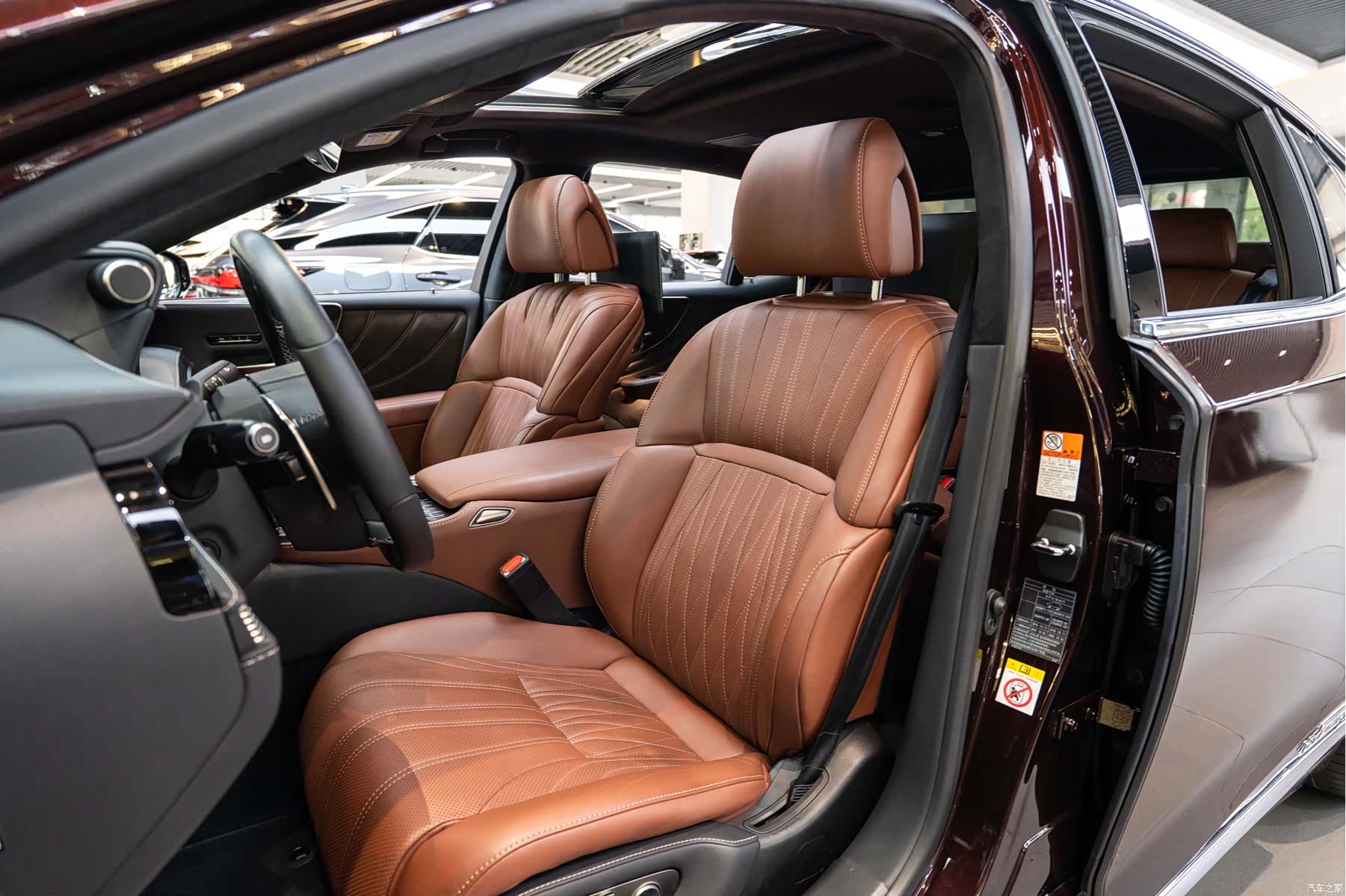 Lexus LS, 2019 10