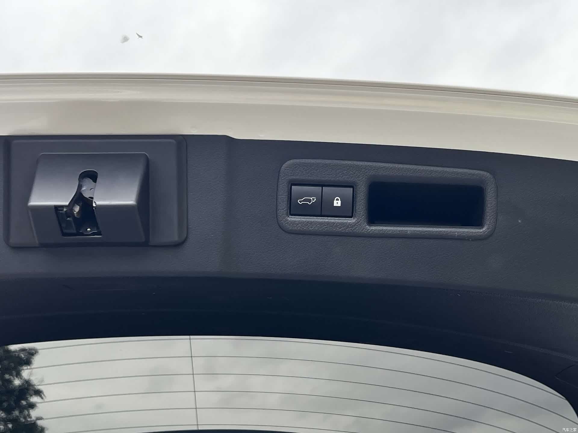 Lexus NX, 2020 11