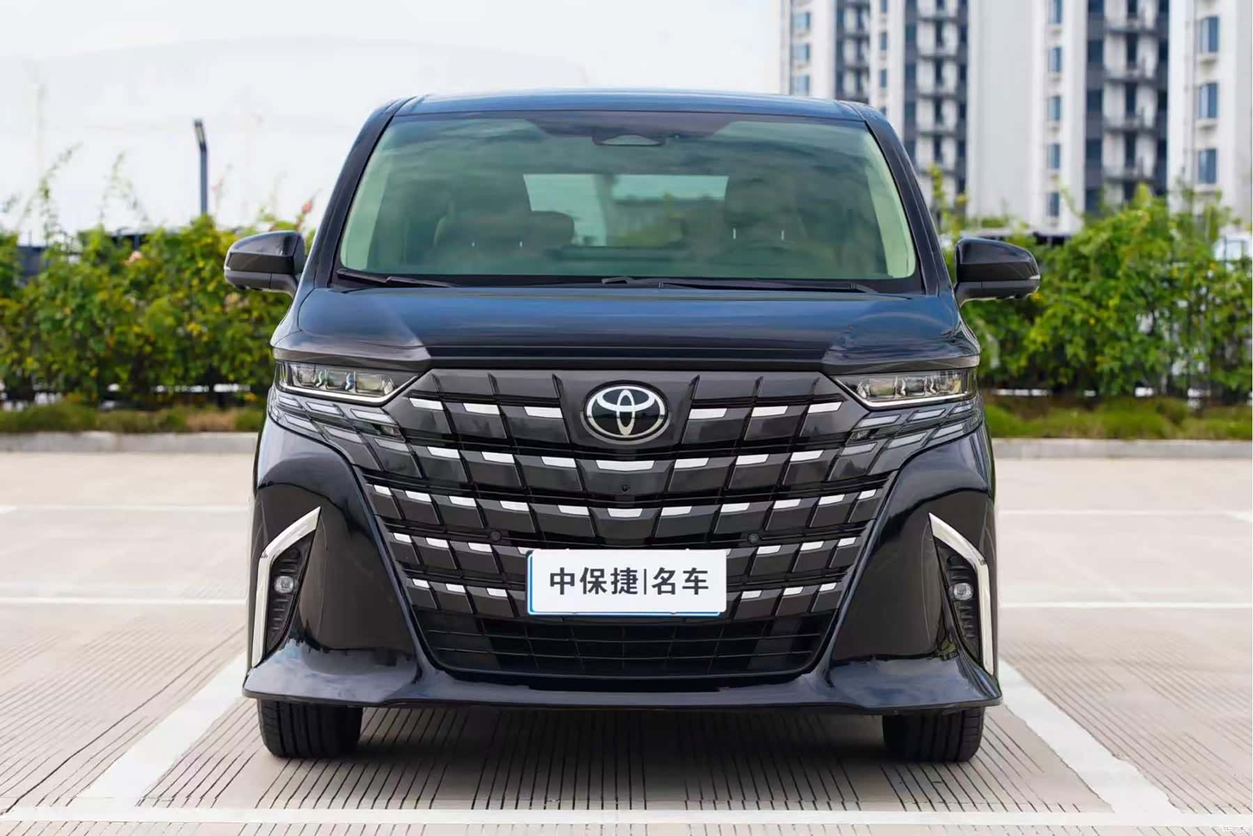 Toyota Alphard, 2023 3
