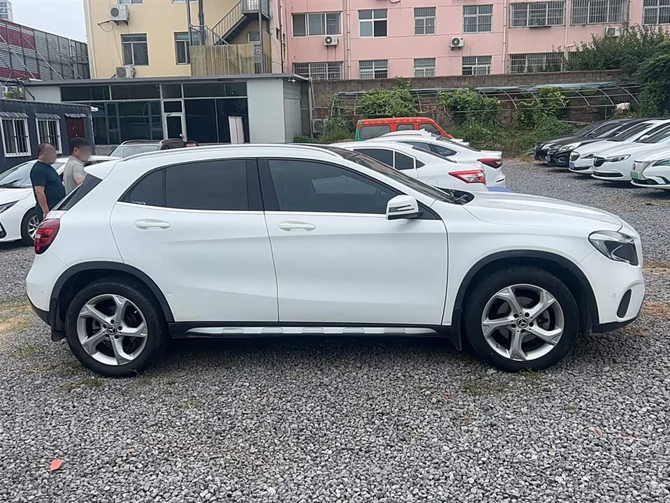 Mercedes-Benz GLA