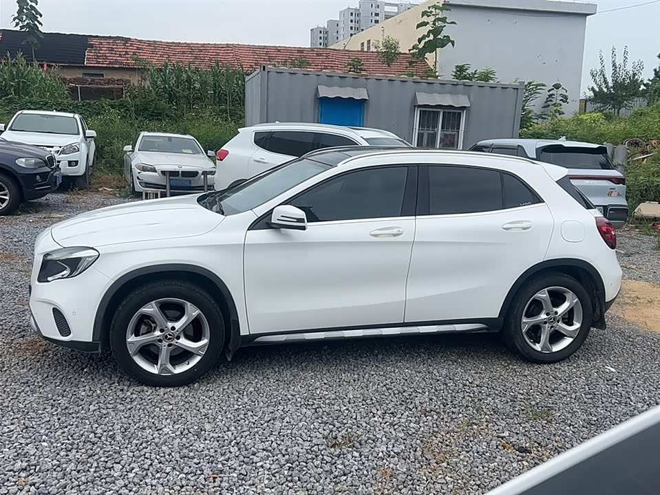 Mercedes-Benz GLA