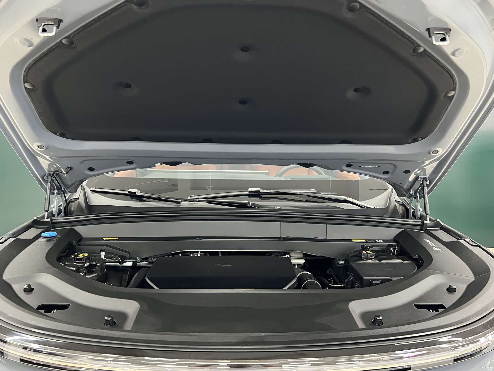 Li Auto L8, 2025 14