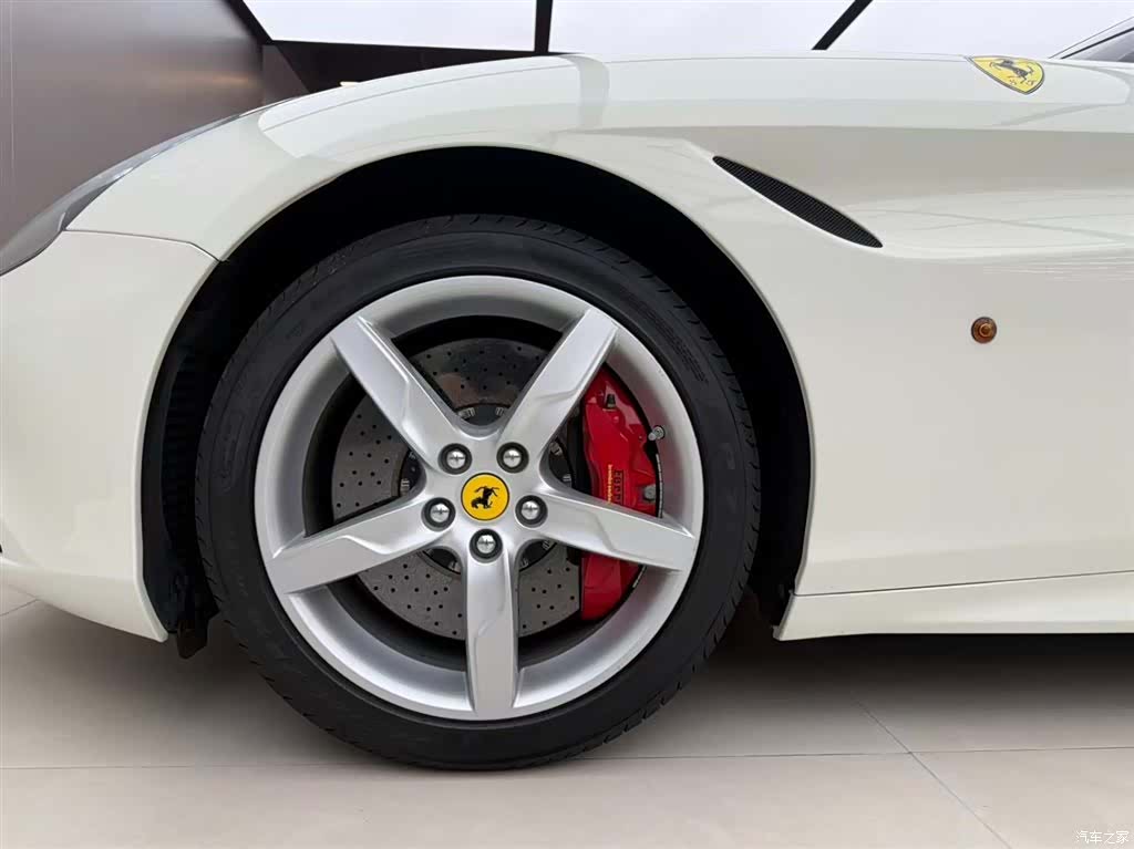 Ferrari California, 2016 13