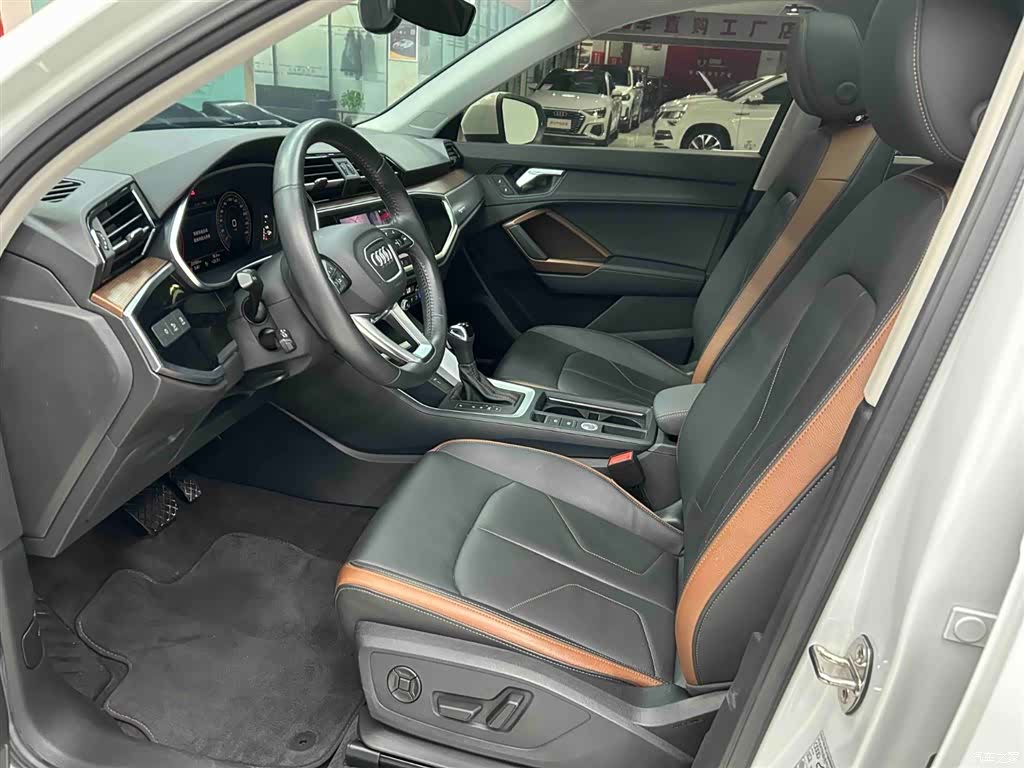 Audi Q3, 2022 11