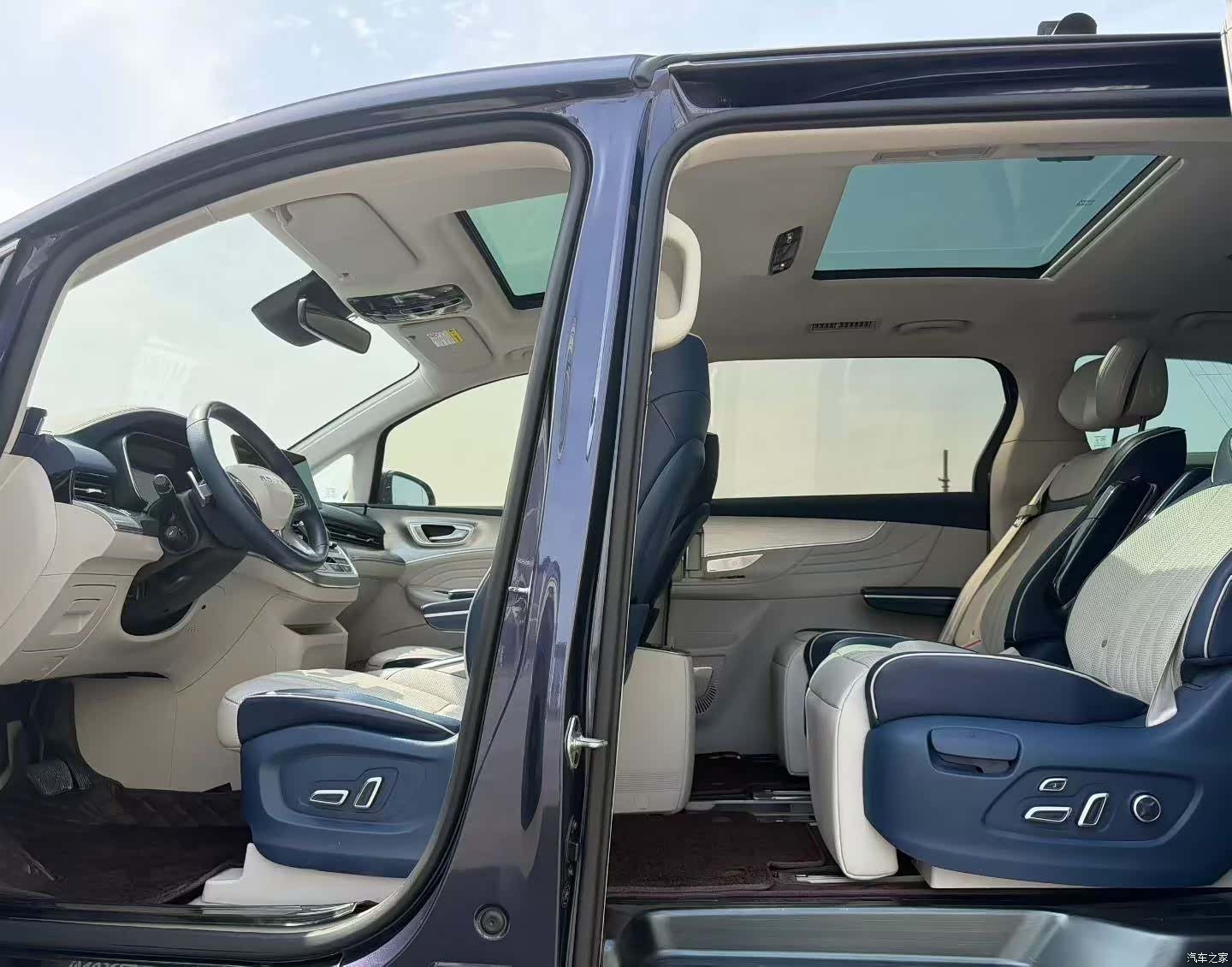 Roewe iMAX8, 2021 4