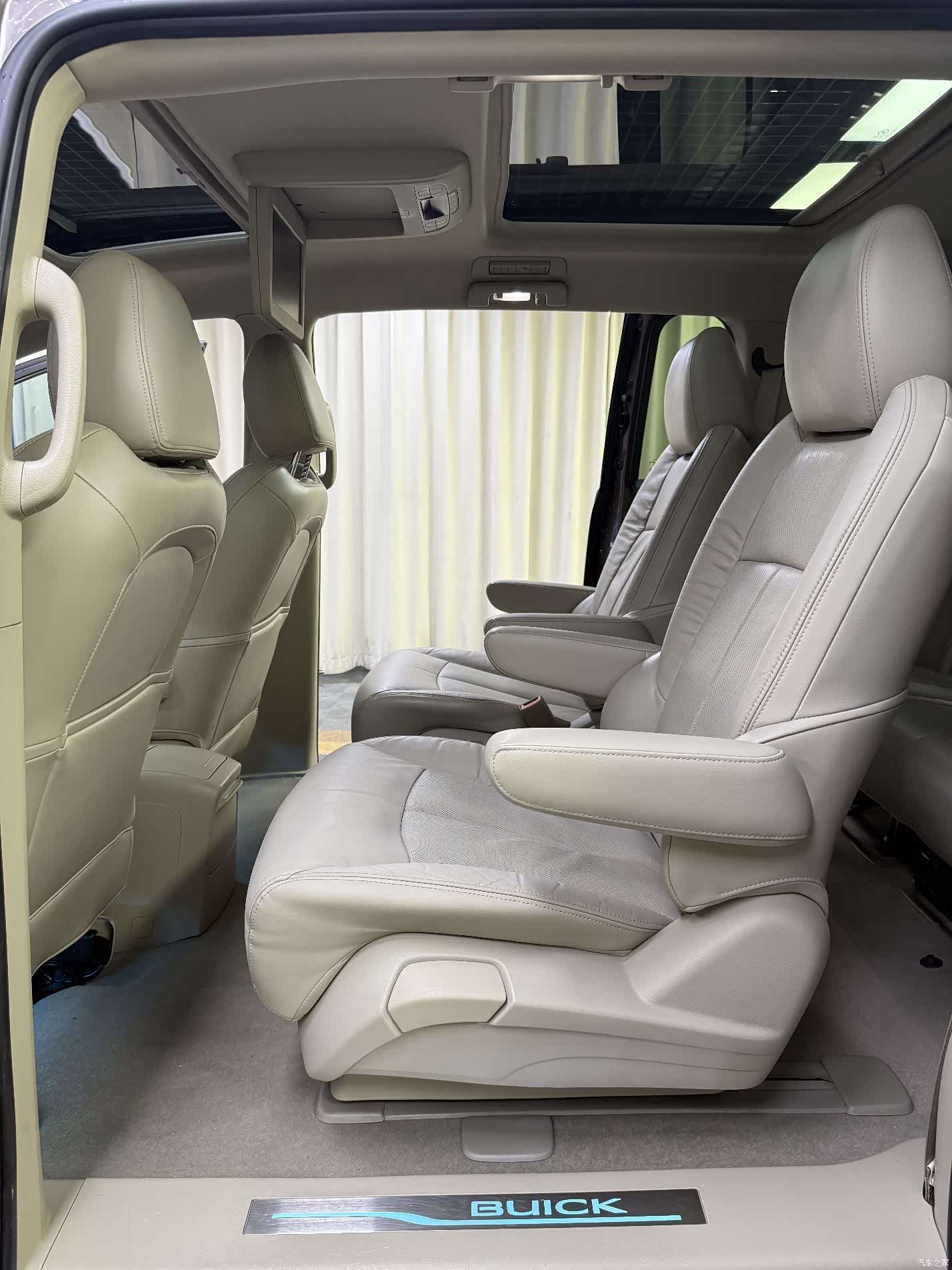 Buick GL8, 2015 21