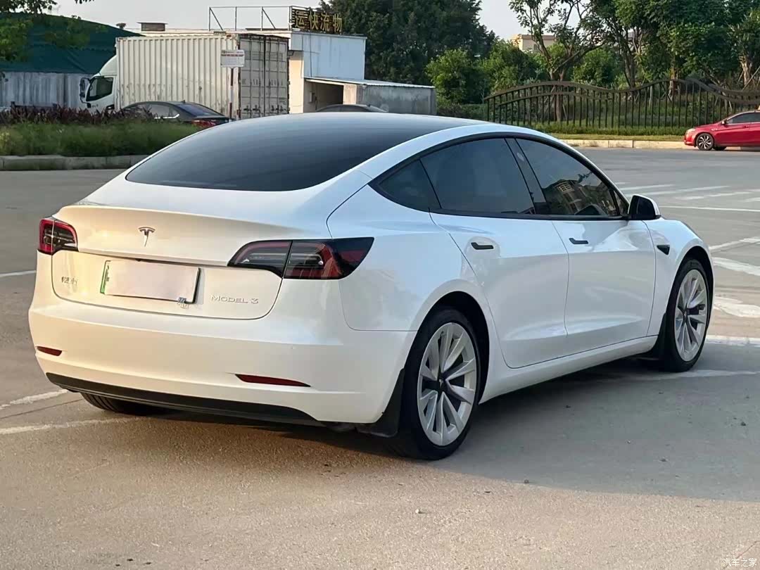 Tesla Model 3, 2022 7