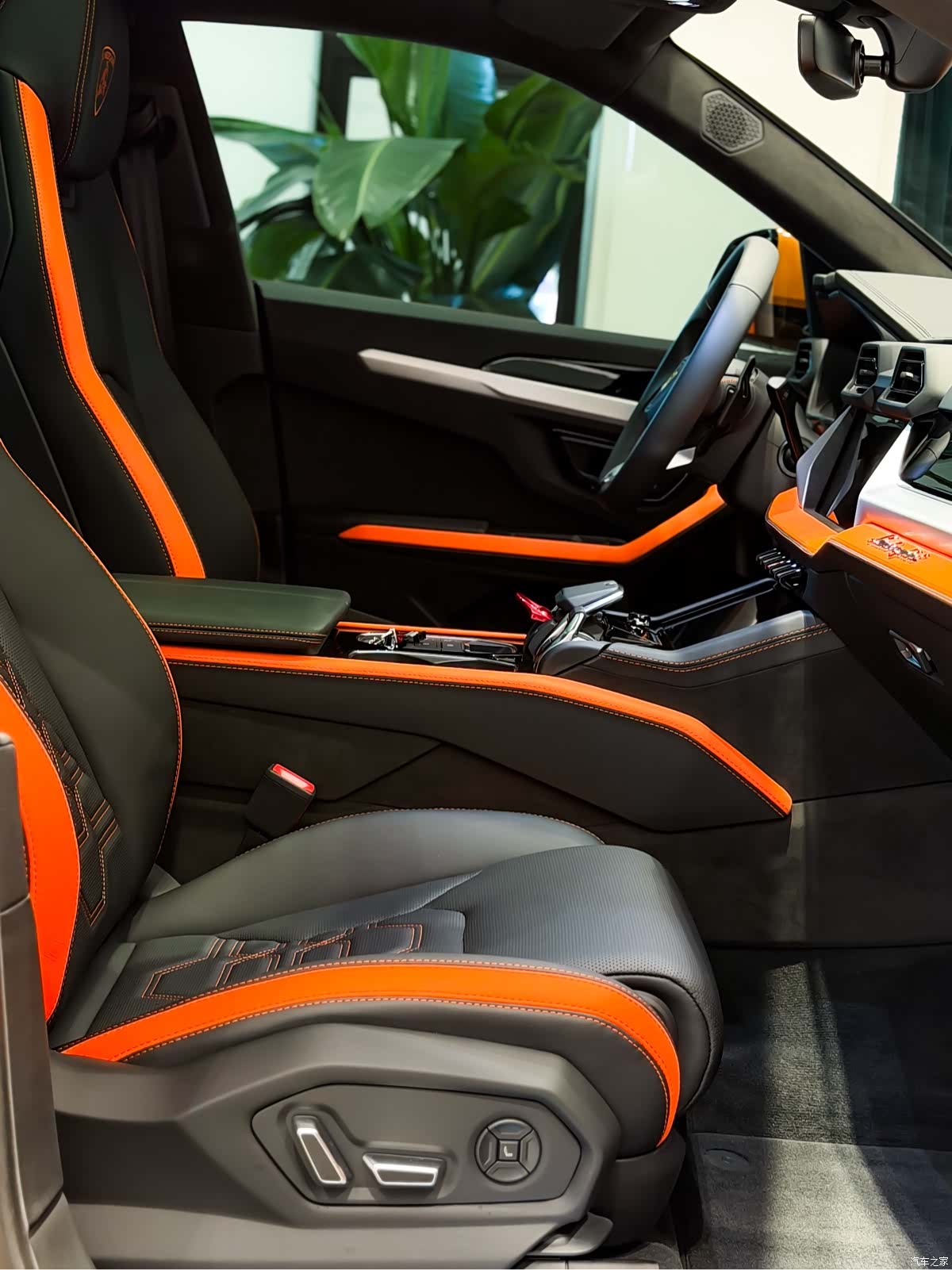 Lamborghini Urus, 2025 13