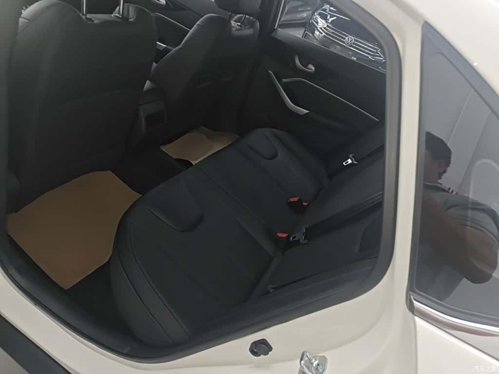 Nissan D60EV, 2026 17
