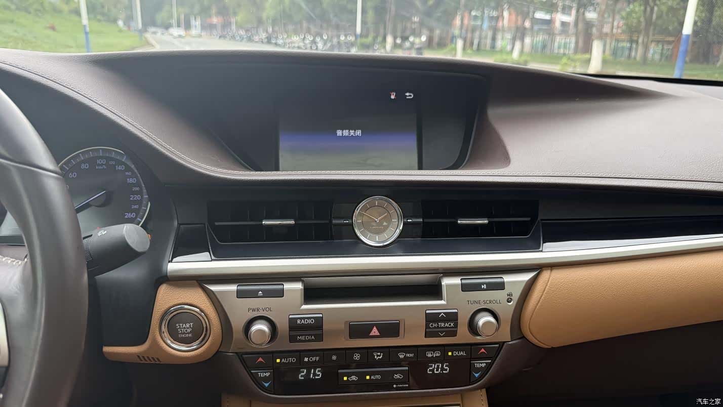 Lexus ES, 2016 14