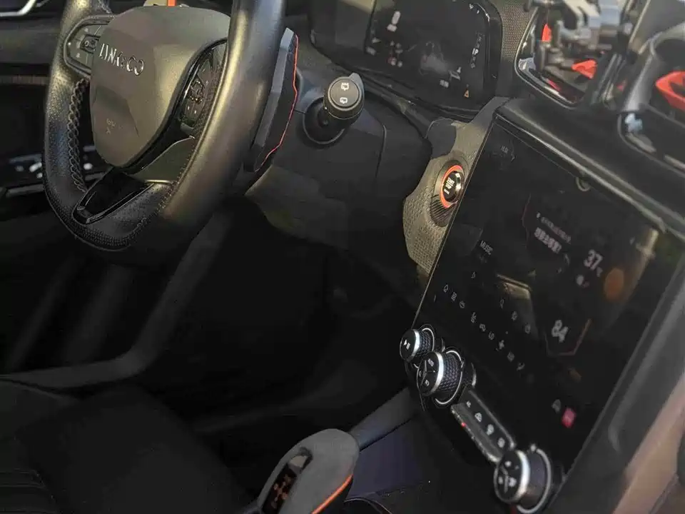 Lynk & Co 02 Hatchback