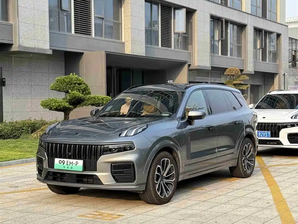 Lynk & Co 09 EM-P