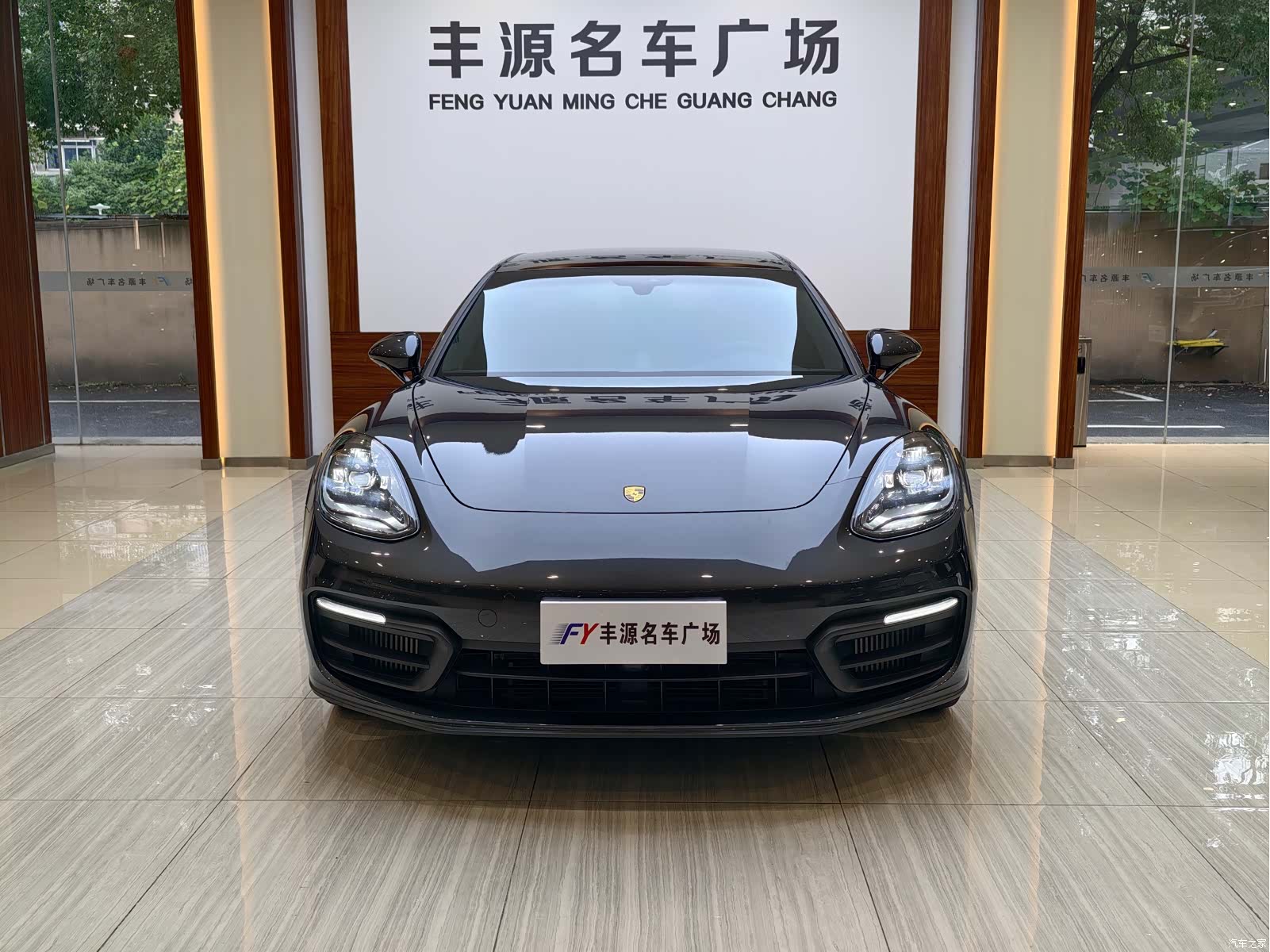 Porsche Panamera, 2023 2