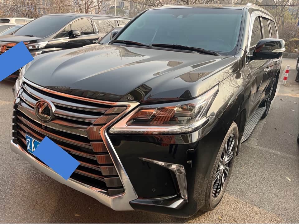 Lexus LX