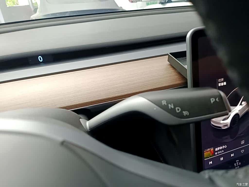 Tesla Model Y, 2022 14