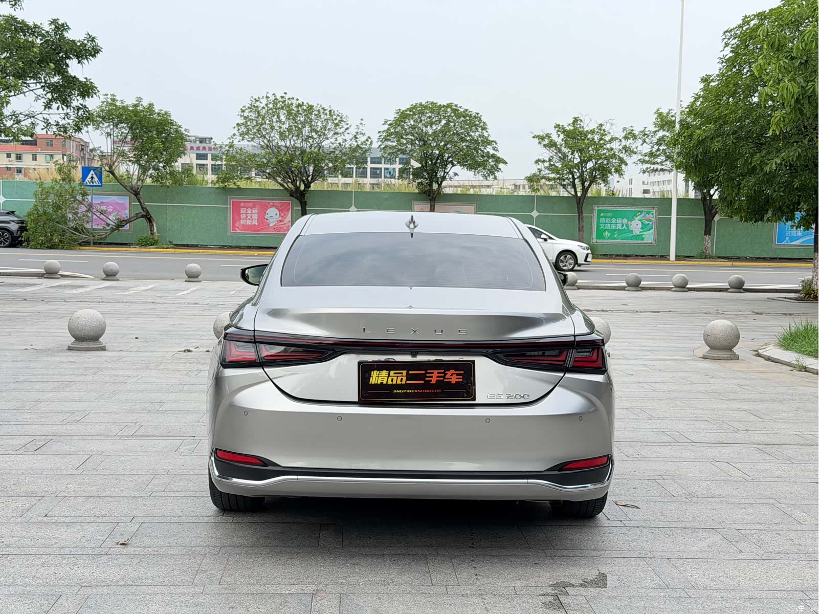 Lexus ES, 2025 11