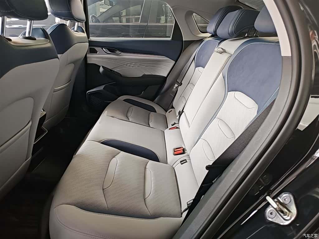 Geely Preface, 2022 17