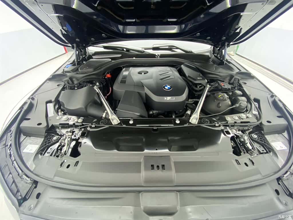 BMW 5 Series, 2026 12