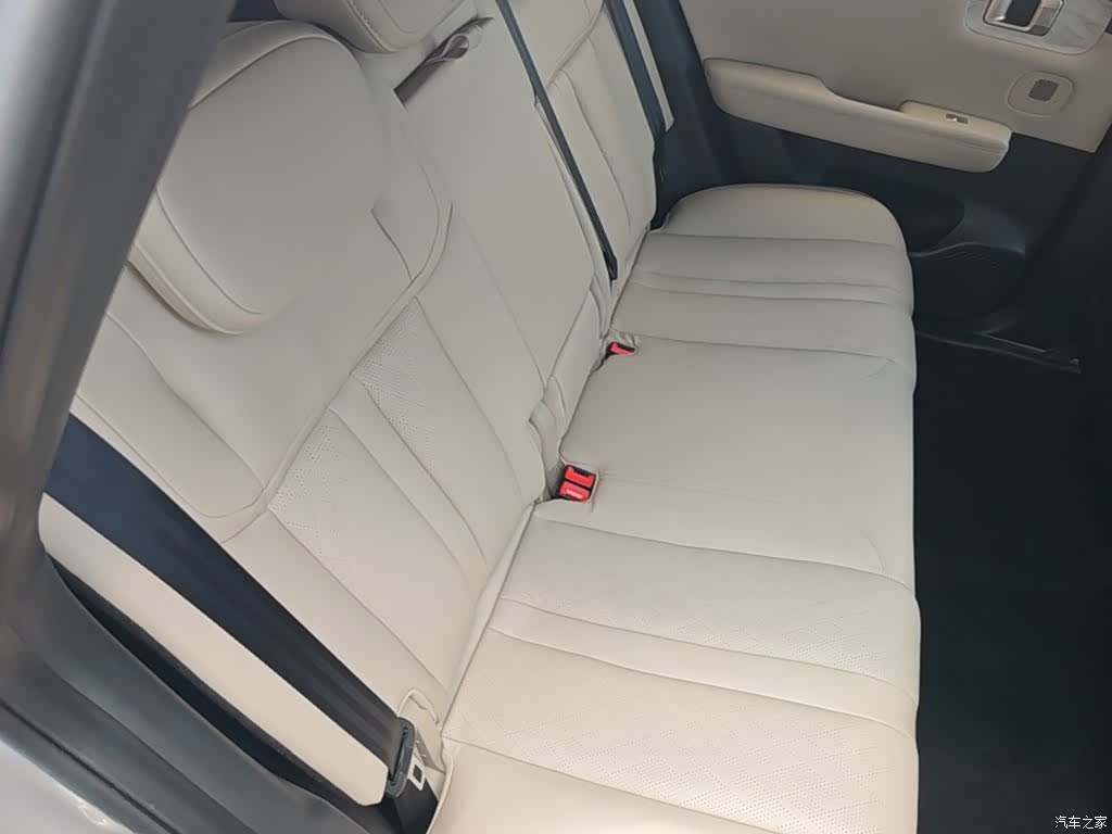 Wuling Starlight, 2024 10