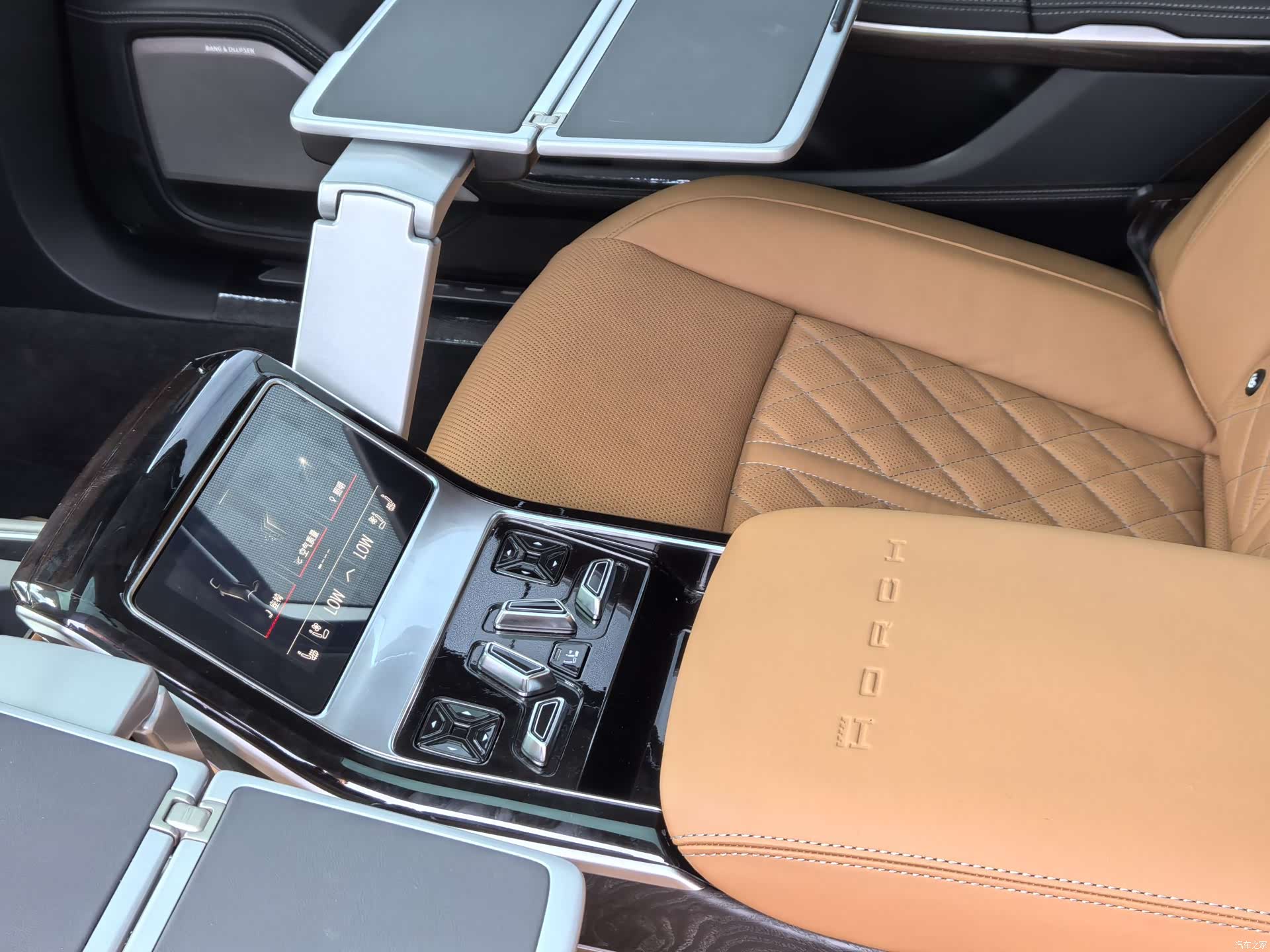 Audi A8L, 2025 12