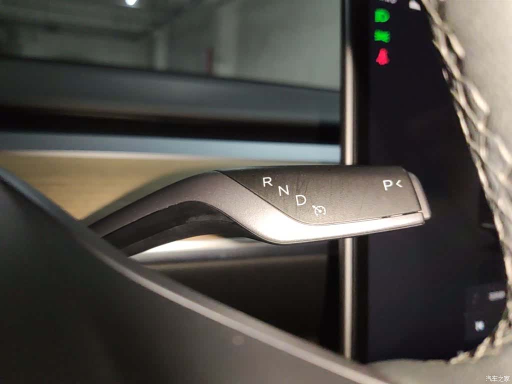 Tesla Model Y, 2023 14