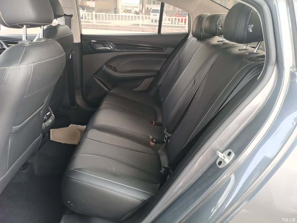 Roewe i5, 2022 17