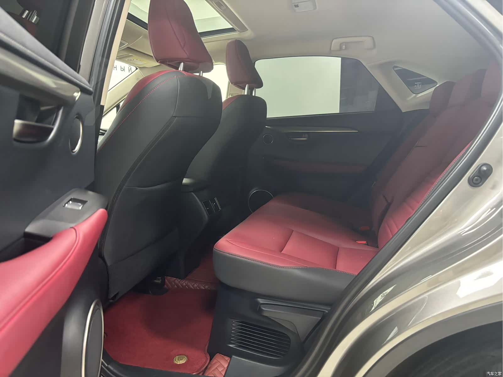 Lexus NX, 2020 11