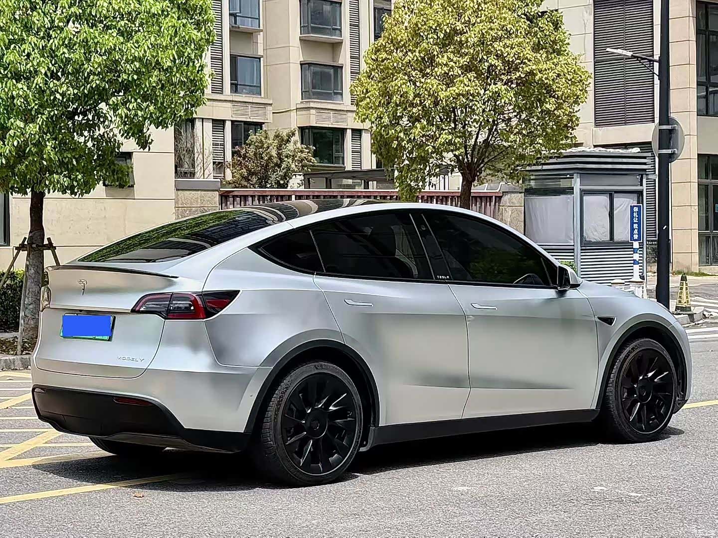 Tesla Model Y, 2023 7