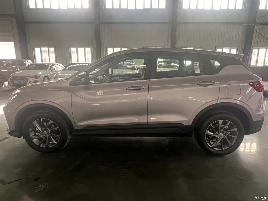 Geely Coolray, 2026 8