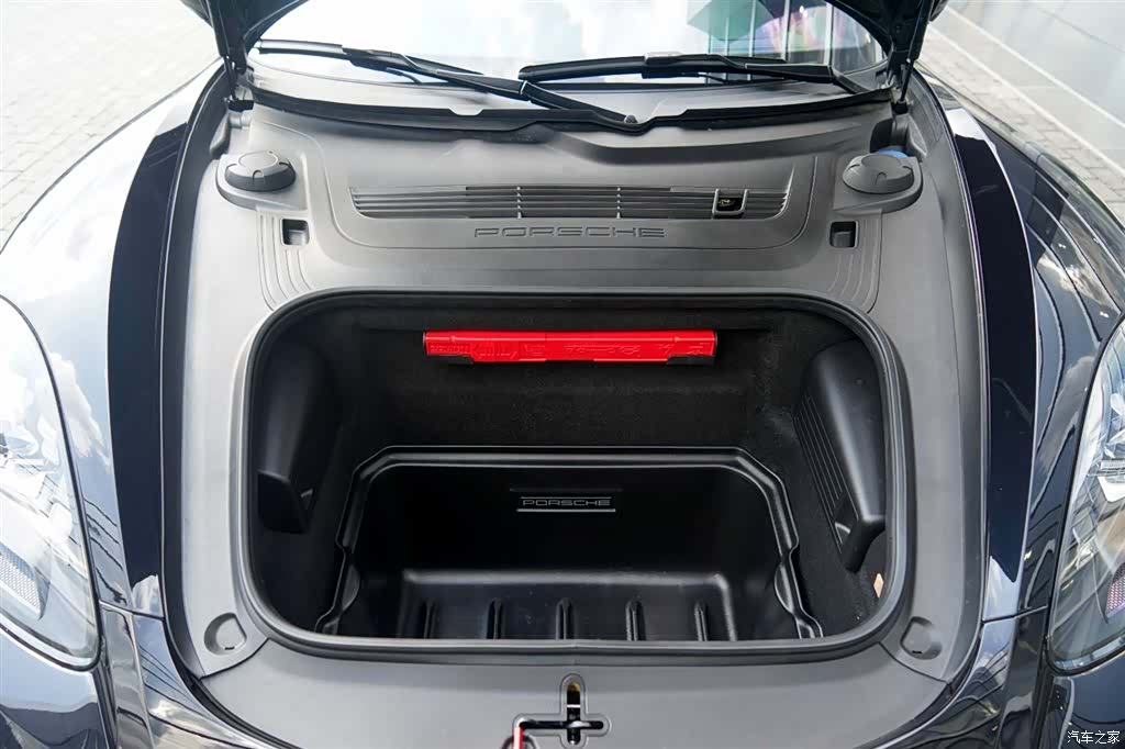 Porsche Cayman, 2025 11