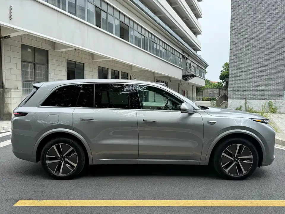 Li Auto Ideal L8