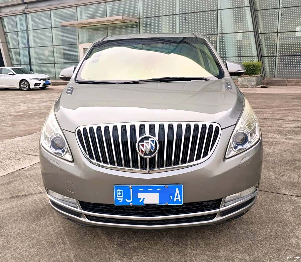 Buick GL8, 2012 2