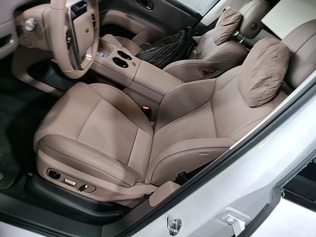 Li Auto i8, 2025 15