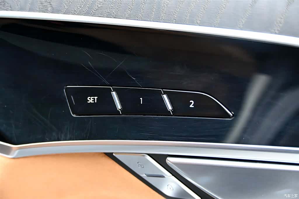 Audi A8L, 2024 35