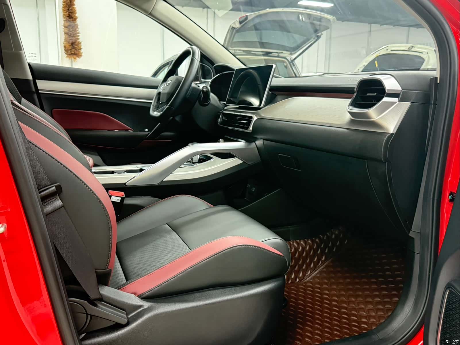 Geely Coolray, 2022 19