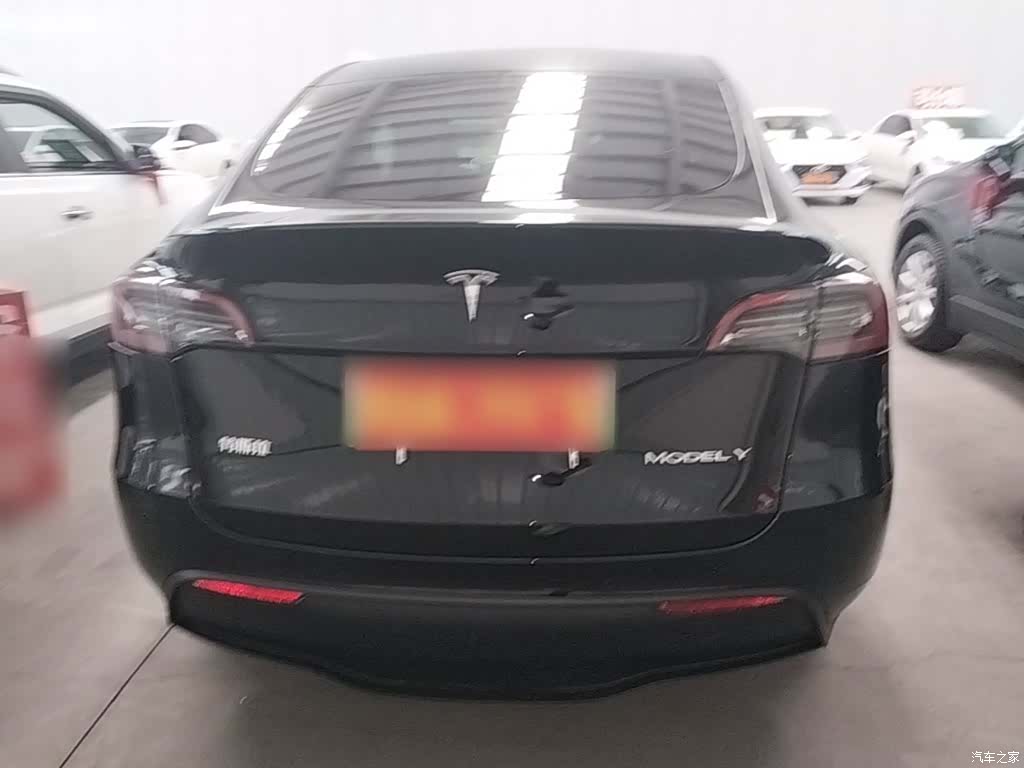 Tesla Model Y, 2023 6