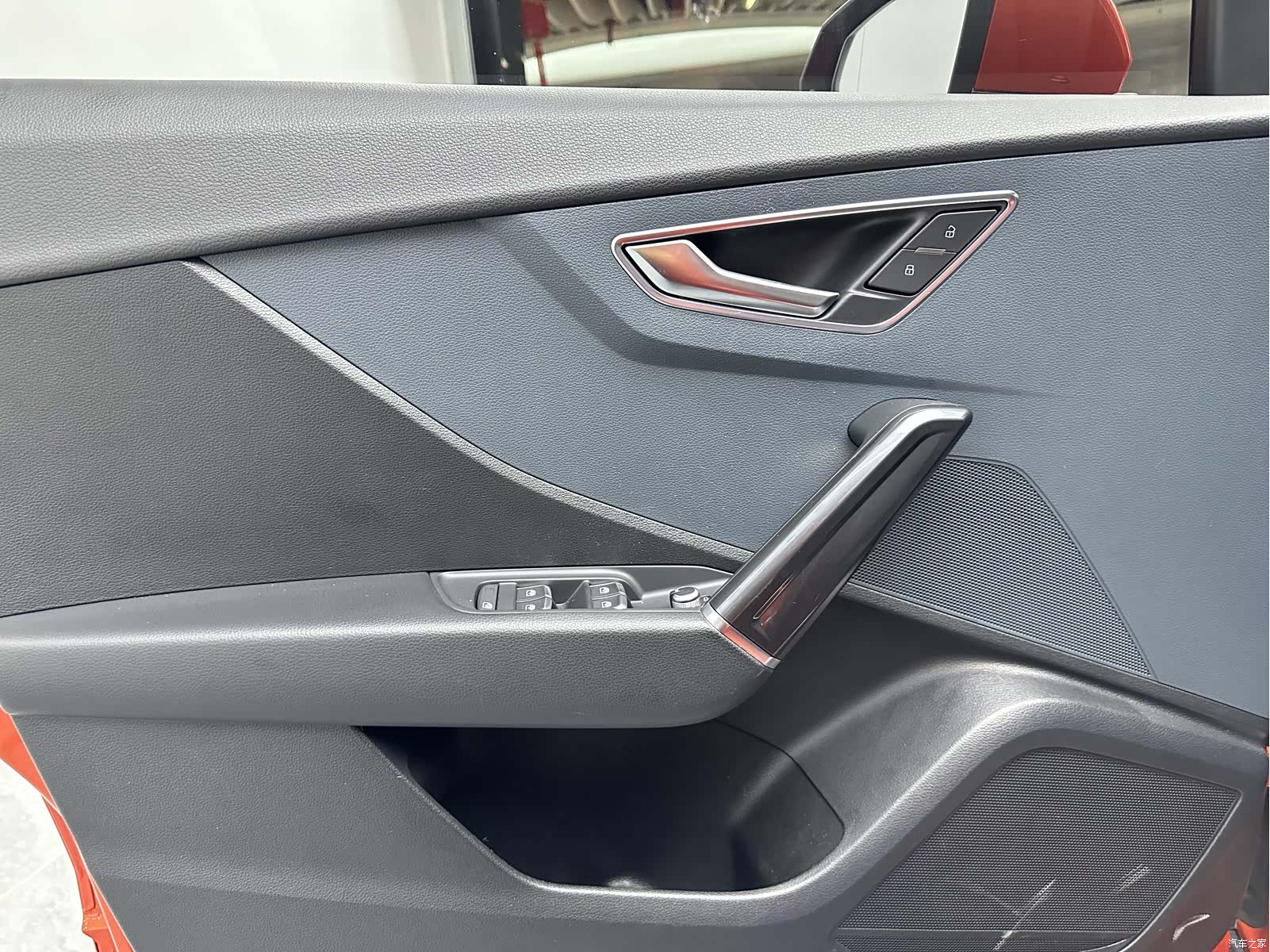 Audi Q2L, 2019 24