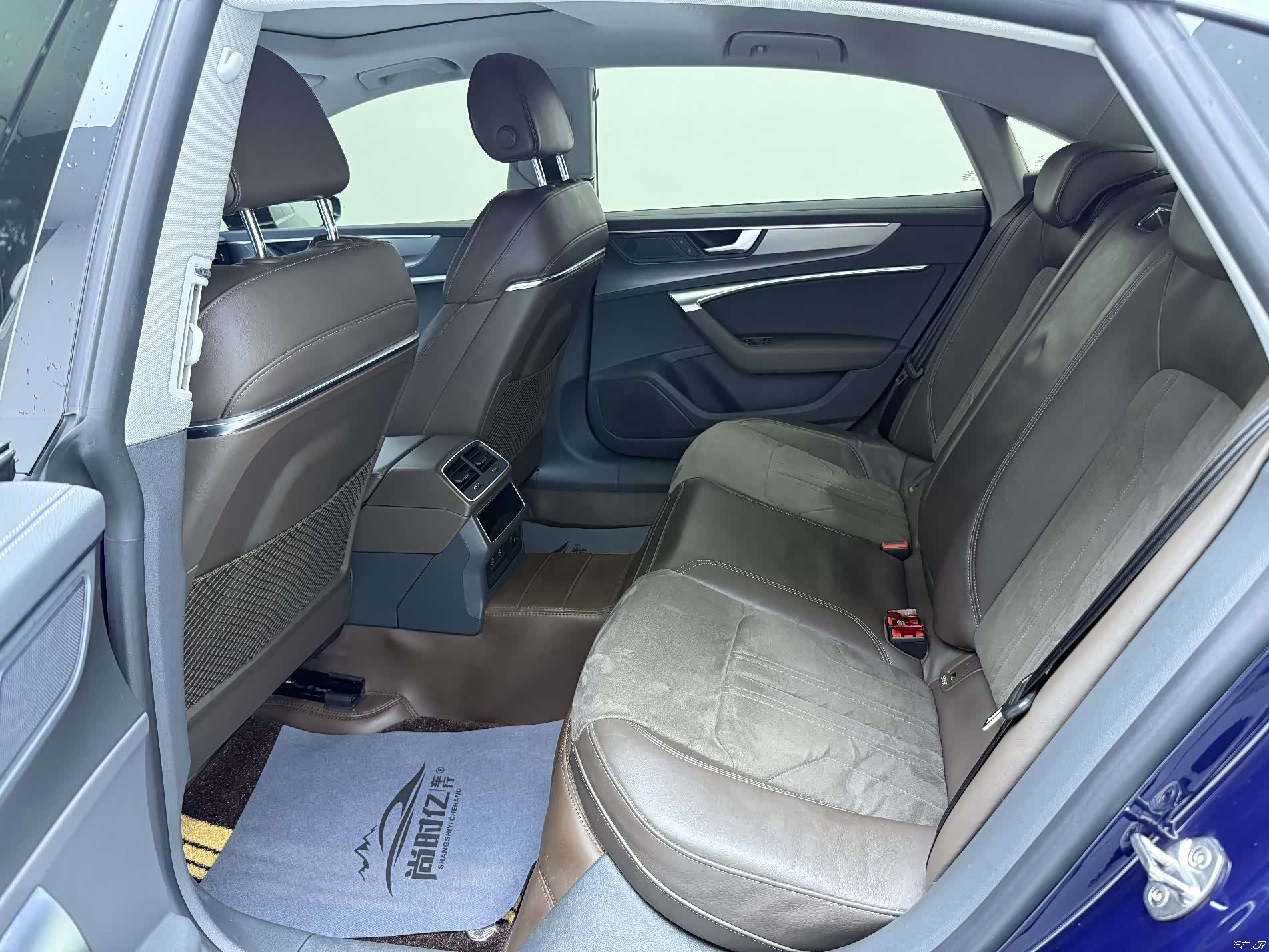 Audi A7L, 2024 17