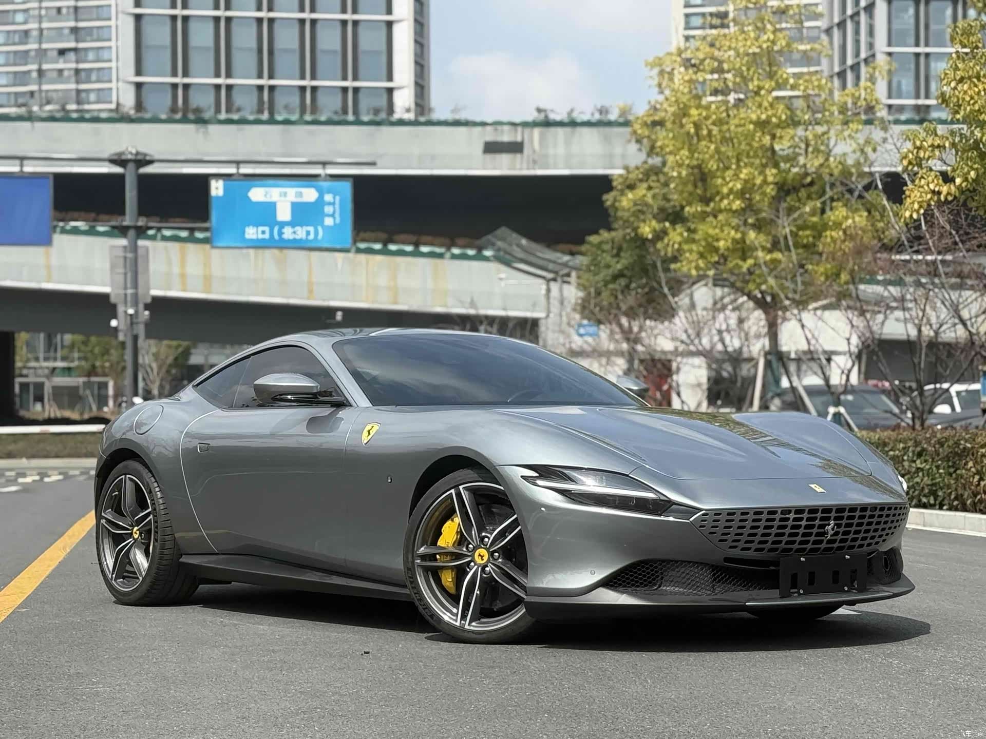 Ferrari Roma, 2021 4