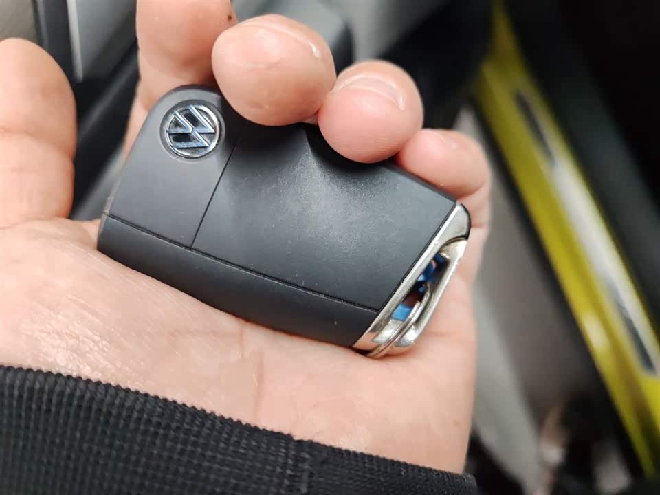 Volkswagen T-ROC exploring Songs