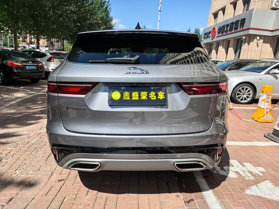 Jaguar F-PACE