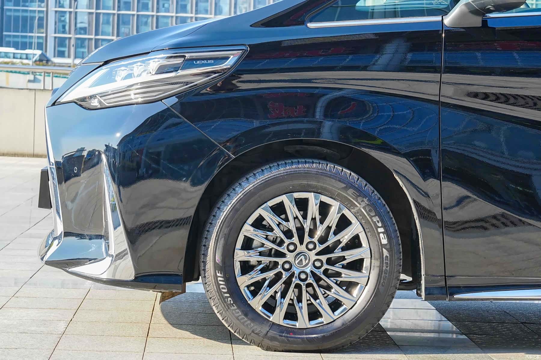 Lexus LM, 2021 22