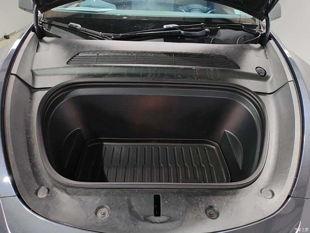 Tesla Model Y, 2023 16