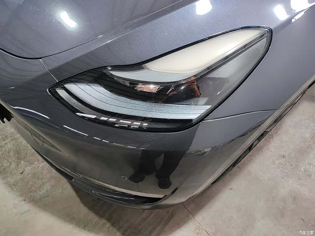 Tesla Model Y, 2023 18