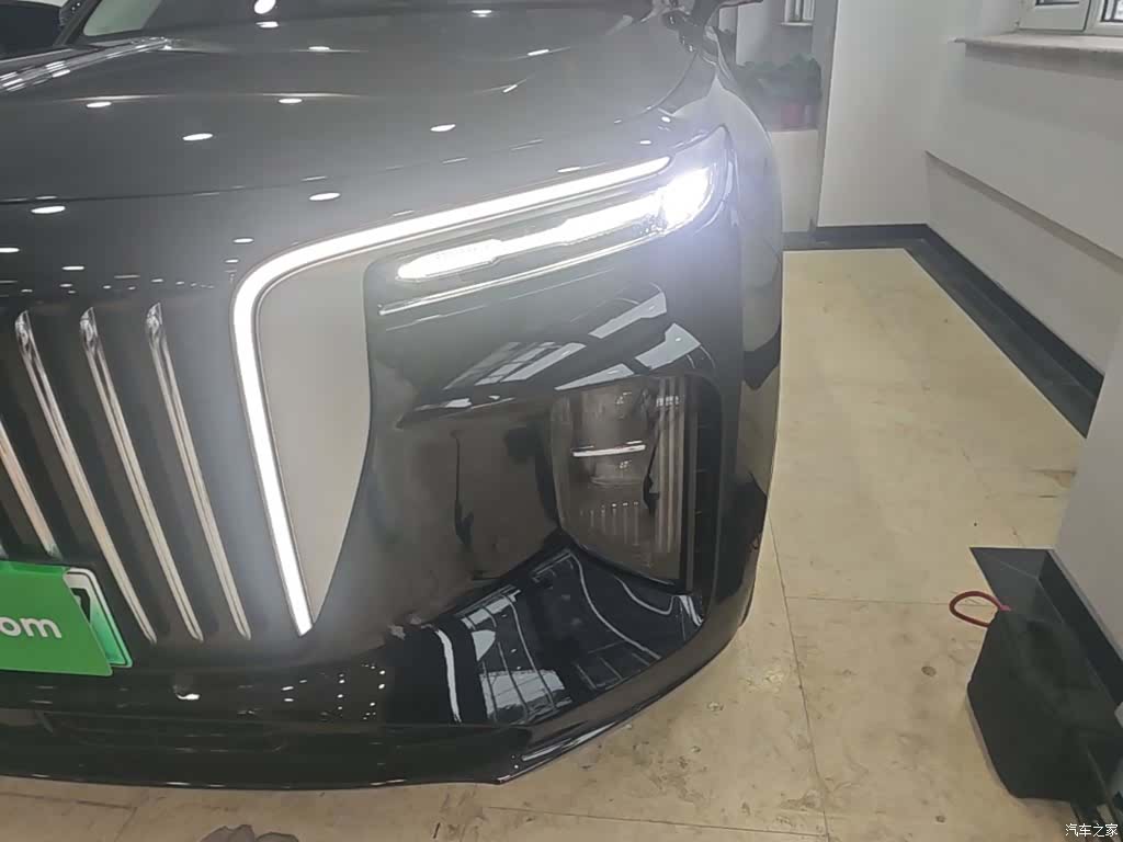 Hongqi E-HS9, 2023 24